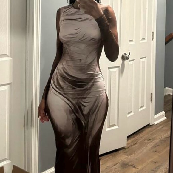 Dresses & Skirts - Bodycon art dress
